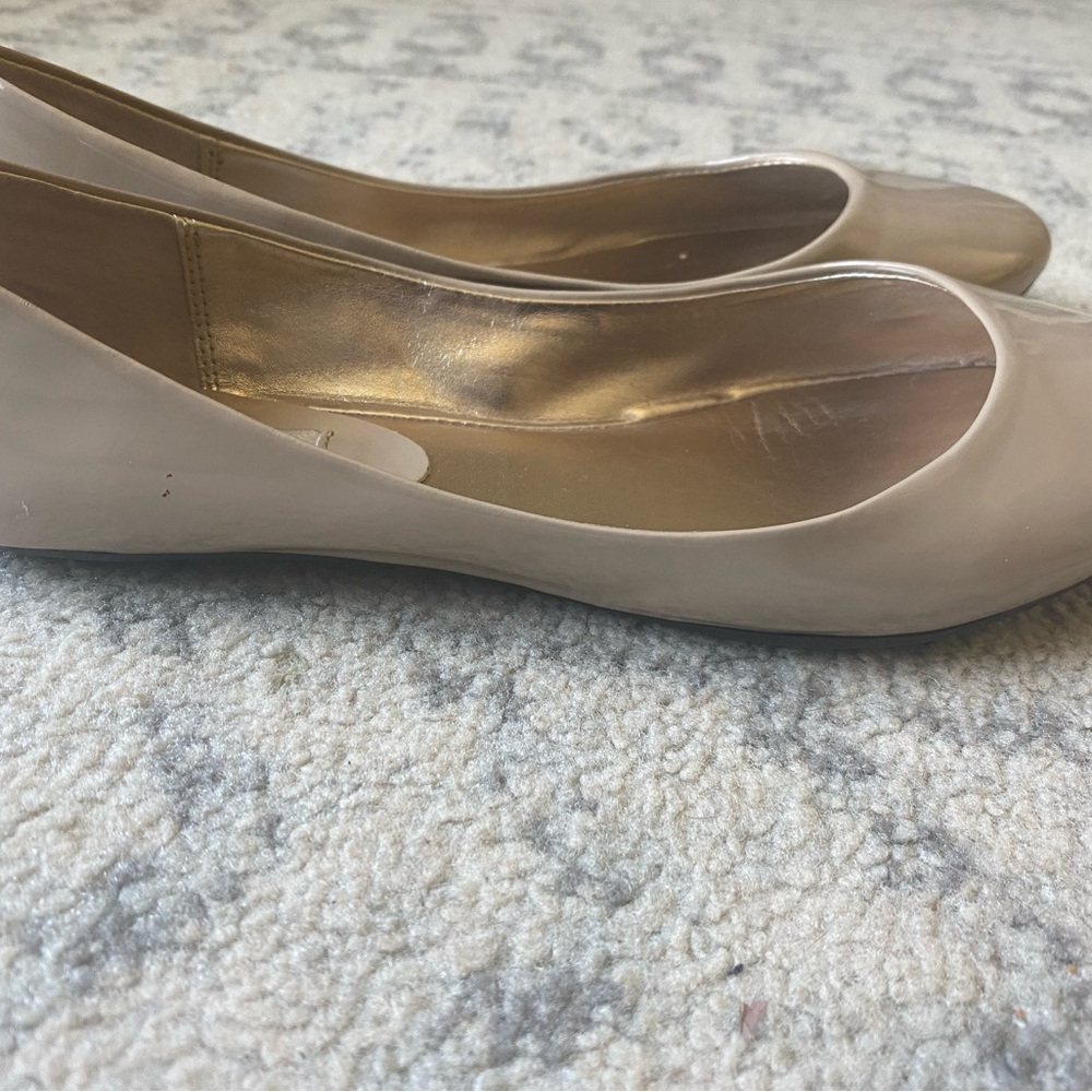Steve Madden Women's Nude Flats - Picture 4 of 9